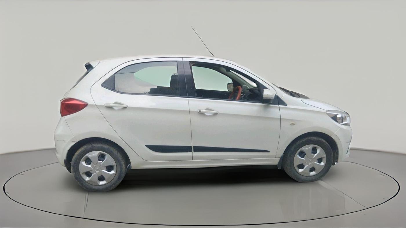 2016 Tata Tiago XT PETROL, Petrol, Manual, 1,05,006 km, exterior