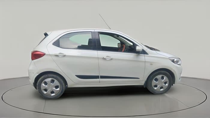 2016 Tata Tiago XT PETROL, Petrol, Manual, 1,05,006 km, exterior
