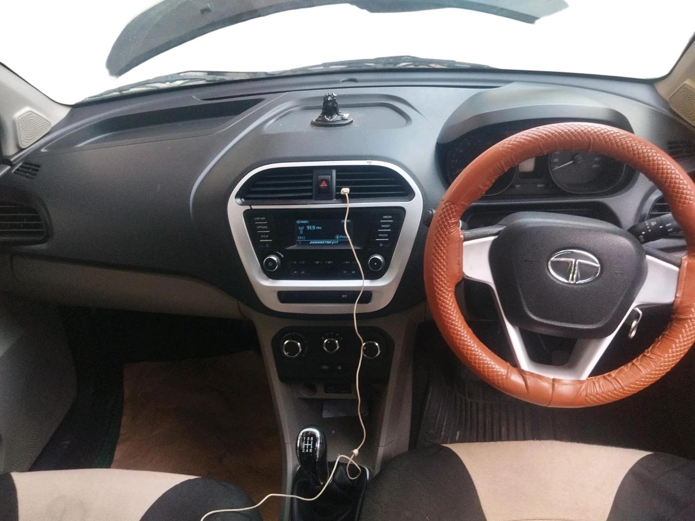 2016 Tata Tiago XT PETROL, Petrol, Manual, 1,05,006 km, interior