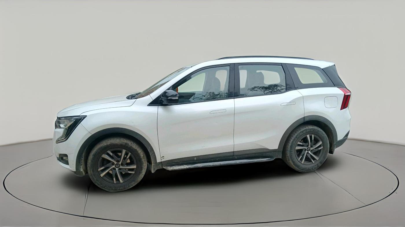 2023 Mahindra XUV700 AX 5 D MT 7 STR, Diesel, Manual, 45,642 km, exterior