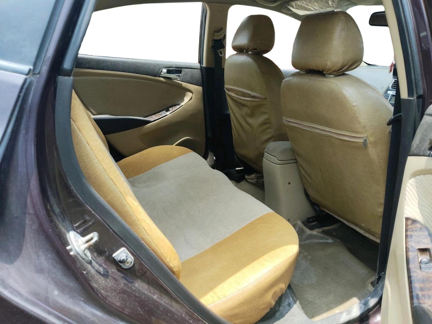 2011 Hyundai Verna FLUIDIC 1.6 VTVT SX, Petrol, Manual, 57,283 km, interior