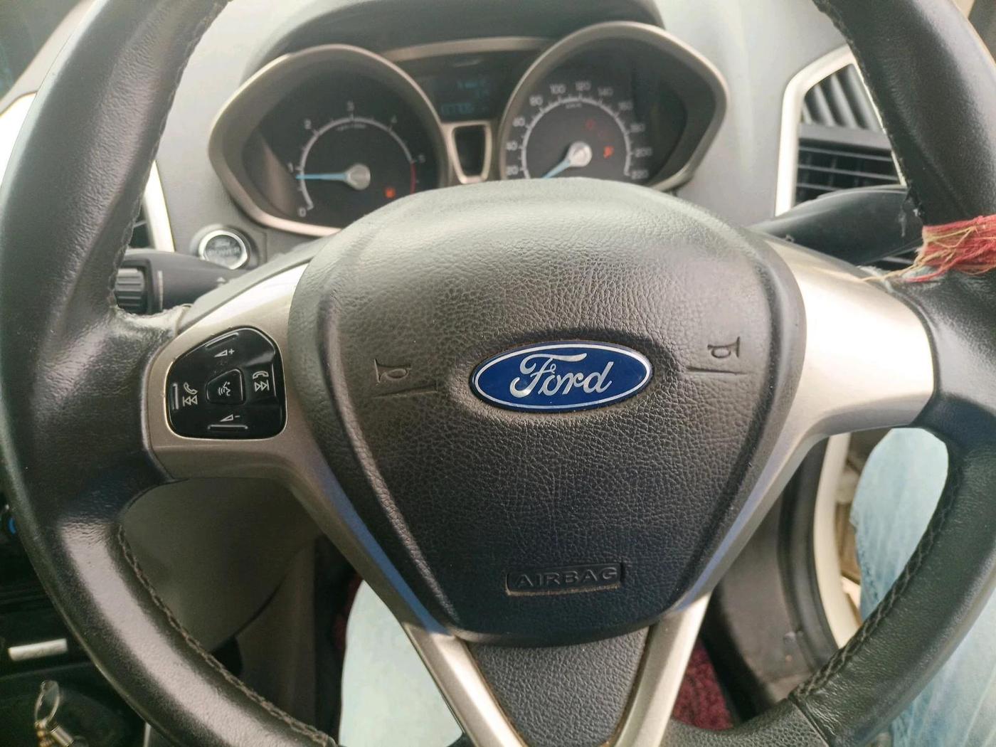 2016 Ford Ecosport TITANIUM 1.5L DIESEL, Diesel, Manual, 1,07,706 km, interior