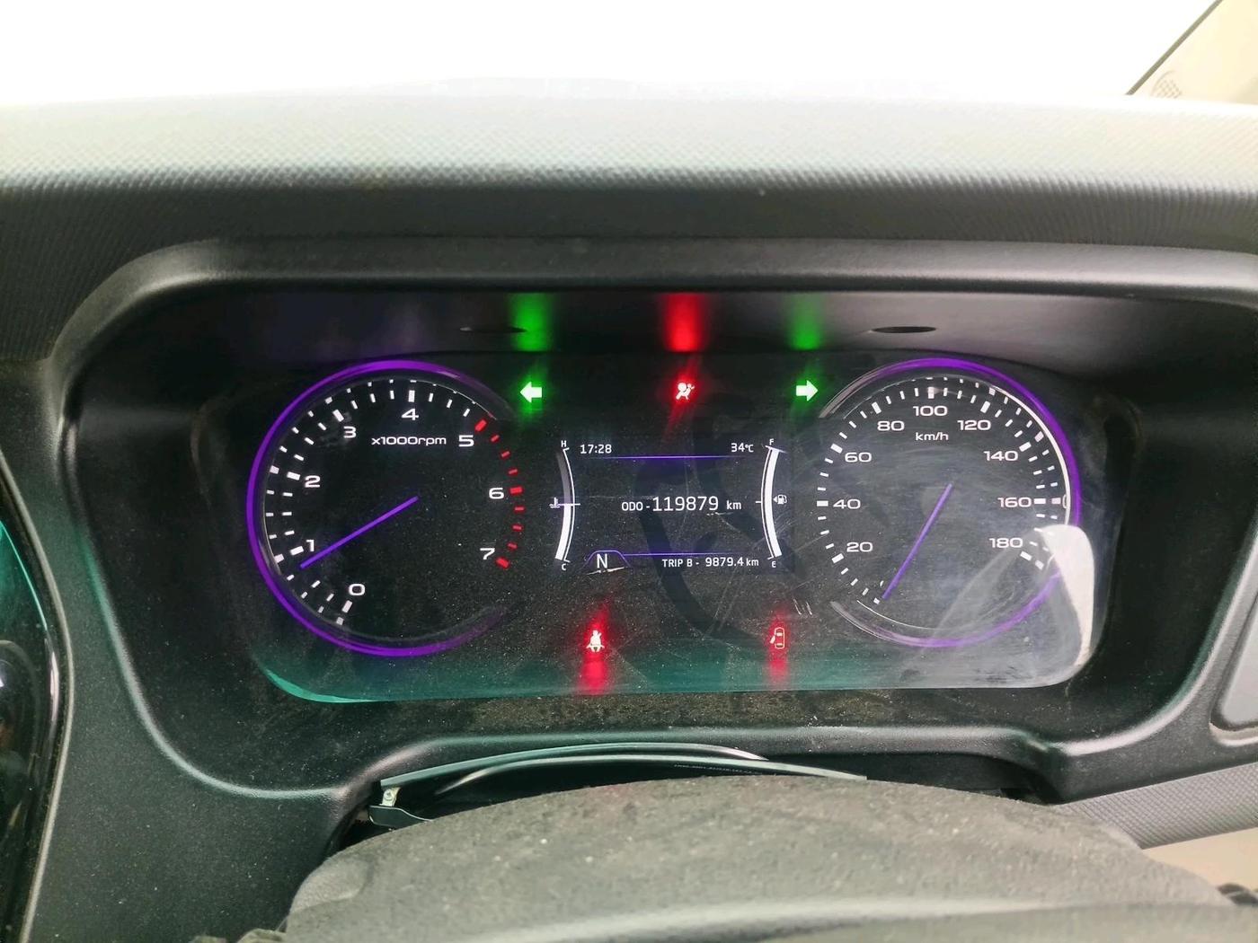 2018 Mahindra MARAZZO M8 7 STR, Diesel, Manual, 1,19,879 km, interior