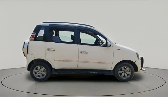 2013 Mahindra Quanto C8, Diesel, Manual, 29,119 km, exterior