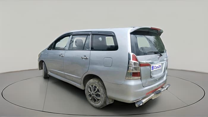2016 Toyota Innova 2.5 GX 8 STR, Diesel, Manual, 2,06,518 km, exterior
