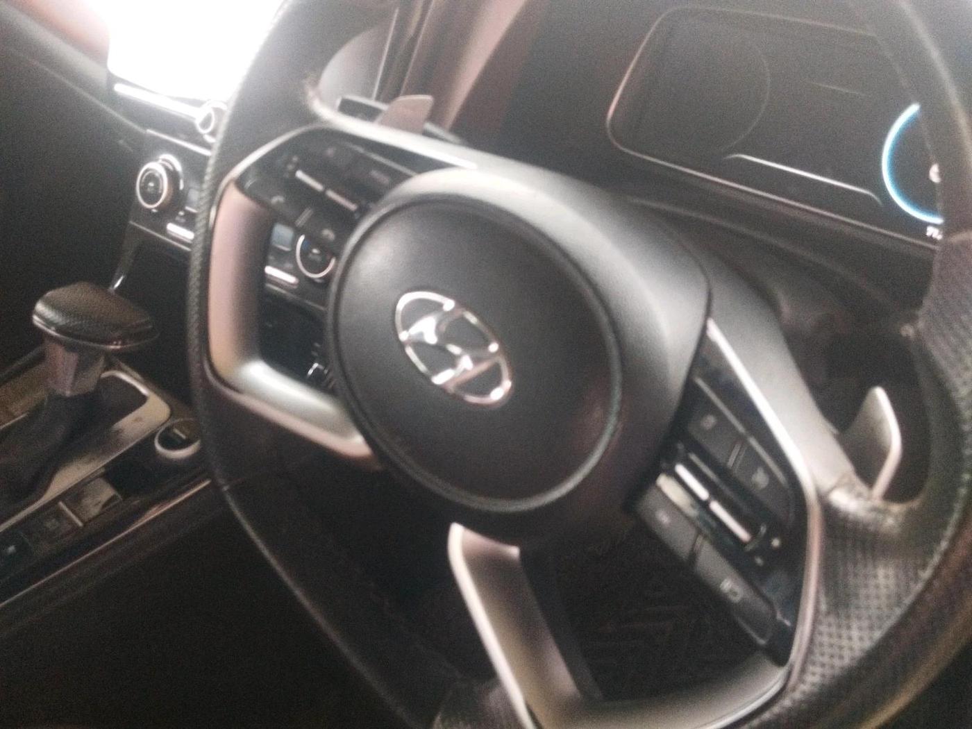2021 Hyundai ALCAZAR 2.0 SIGNATURE (O) AT 6STR DUAL TONE, Petrol, Automatic, 71,214 km, interior