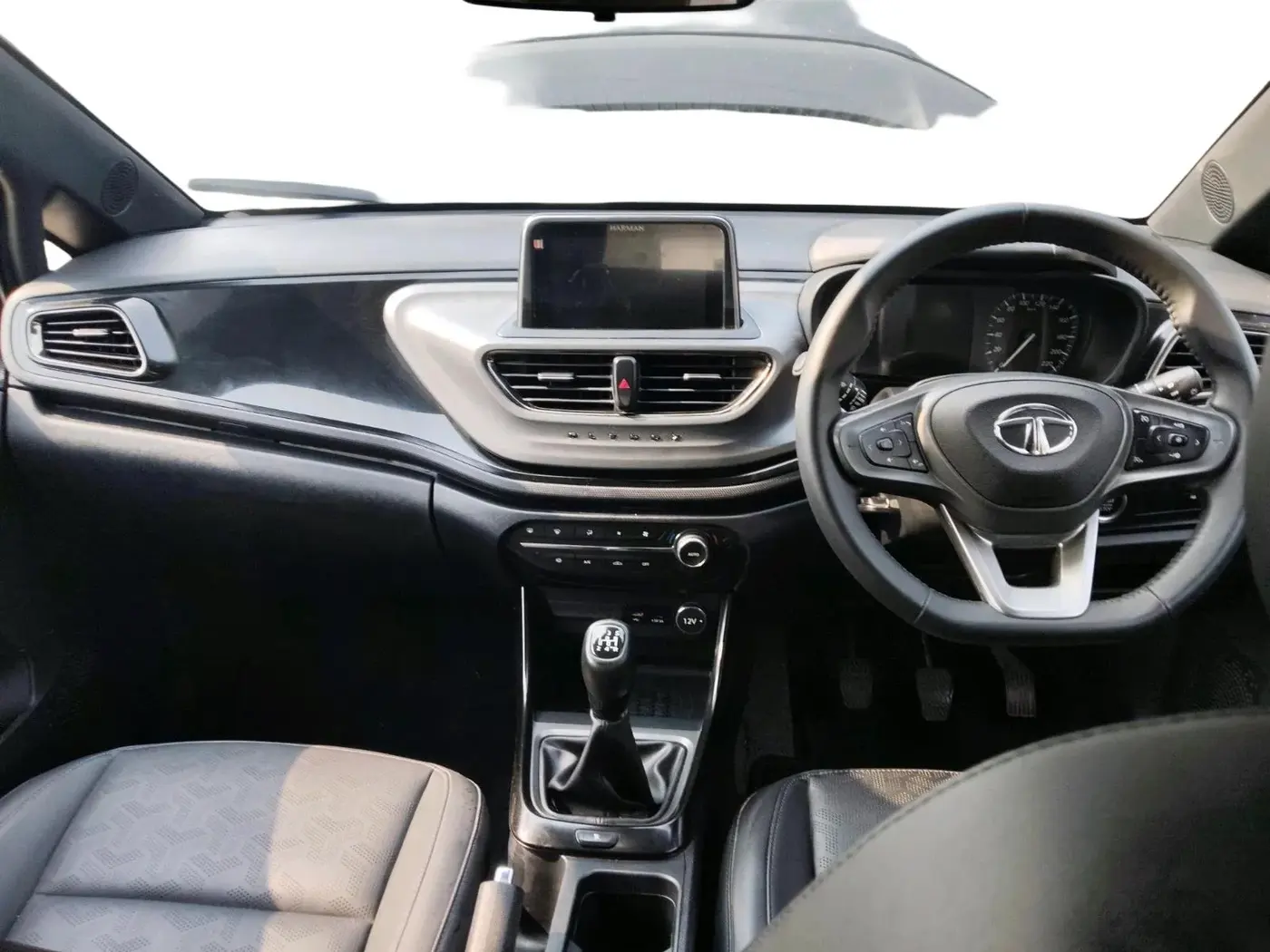 2024 Tata ALTROZ XT PETROL DARK EDITION, Petrol, Manual, 14,891 km, interior