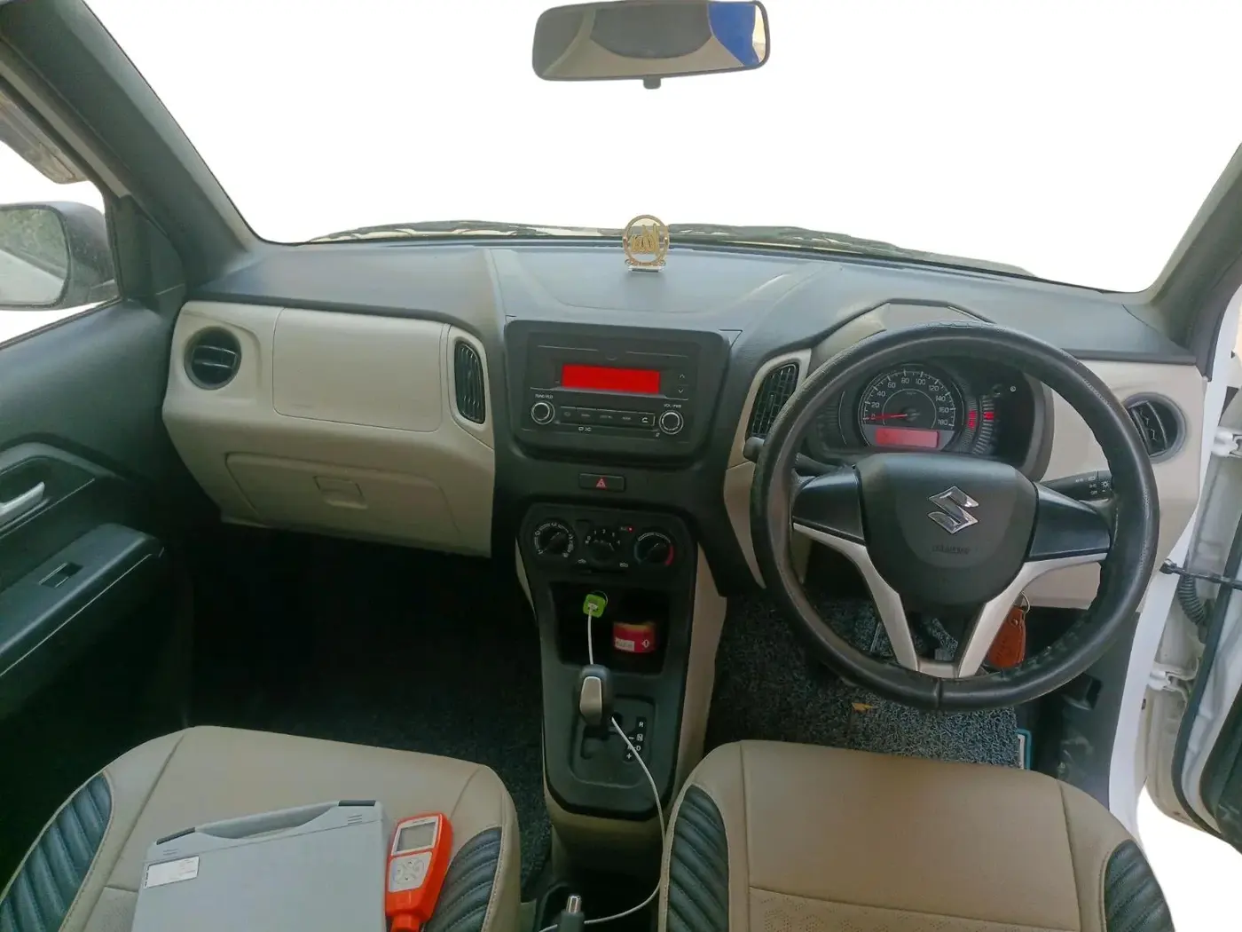 2025 Maruti New Wagon-R VXI 1.0 AMT, Petrol, Automatic, 2,209 km, interior