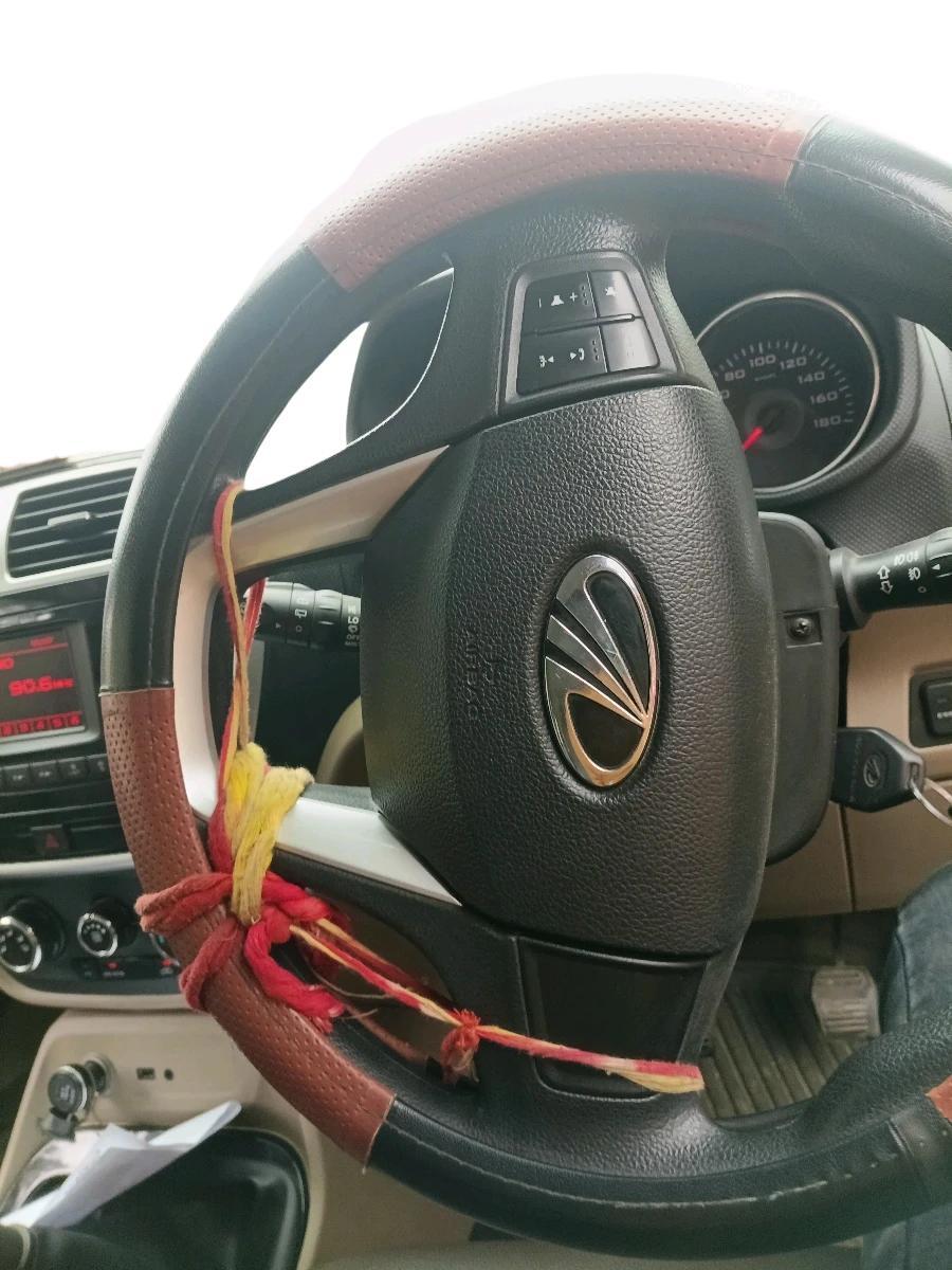 2016 Mahindra TUV300 T8, Diesel, Manual, 4,65,678 km, interior