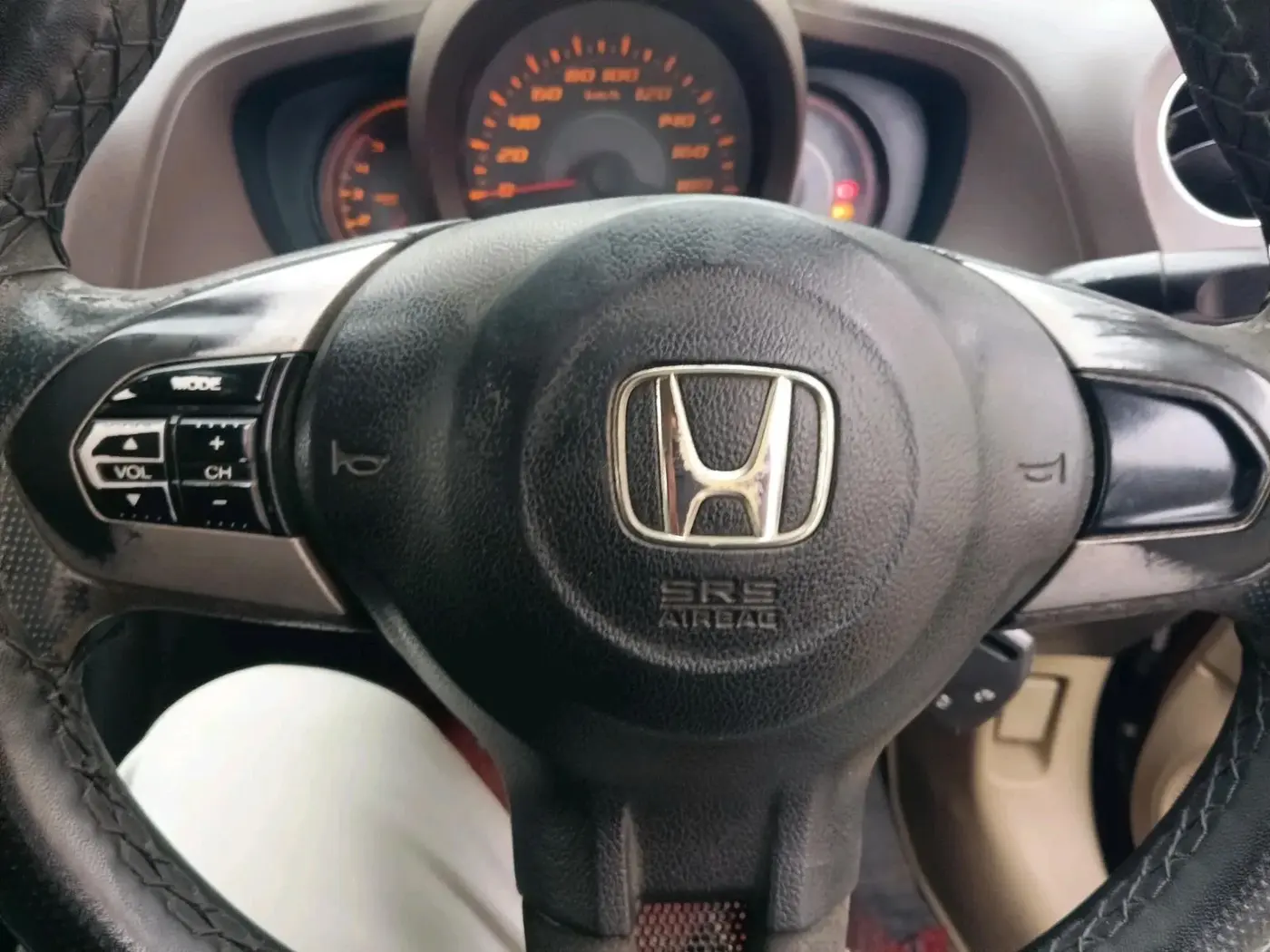 2013 Honda Amaze 1.5L I-DTEC VX, Diesel, Manual, 1,51,088 km, interior
