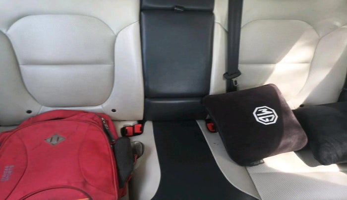 2022 MG ASTOR SMART 1.5 MT, Petrol, Manual, 82,437 km, interior