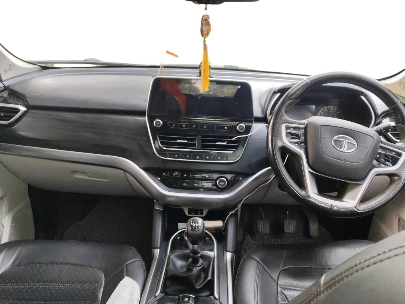 2021 Tata Safari XZ PLUS, Diesel, Manual, 1,00,121 km, interior