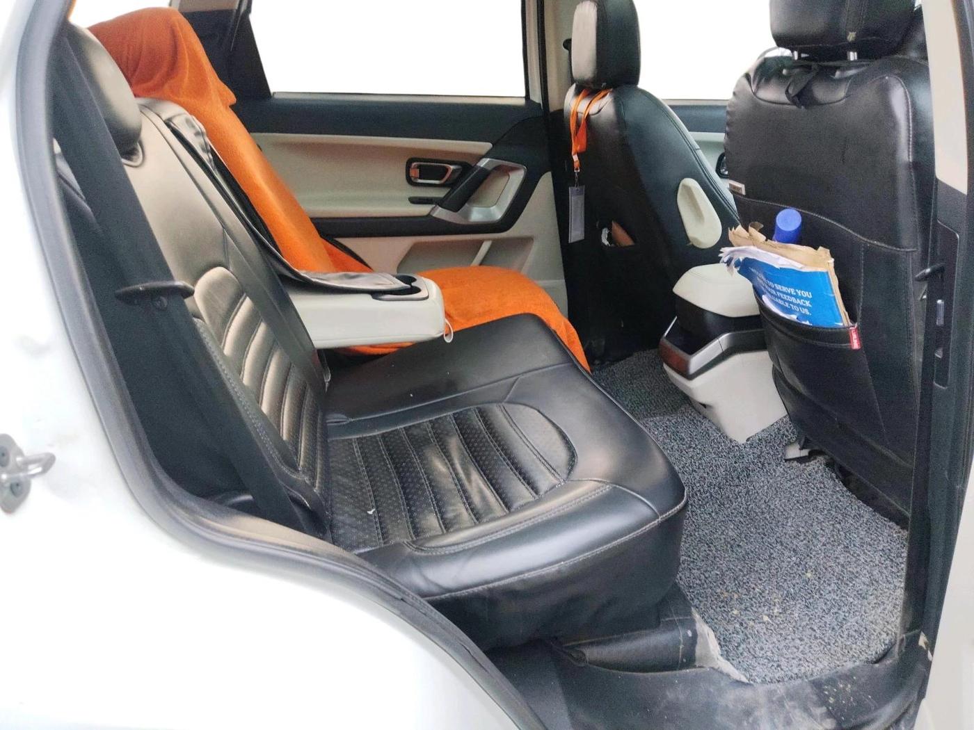 2021 Tata Safari XZ PLUS, Diesel, Manual, 1,00,121 km, interior