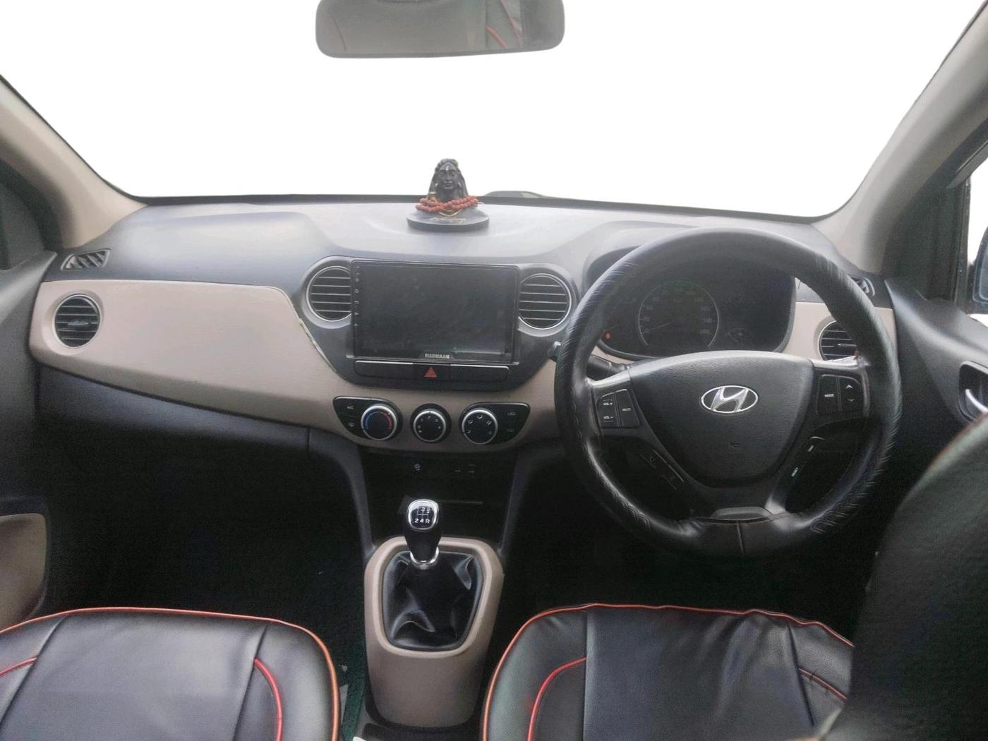 2015 Hyundai Grand i10 SPORTZ 1.2 KAPPA VTVT, Petrol, Manual, 1,05,391 km, interior