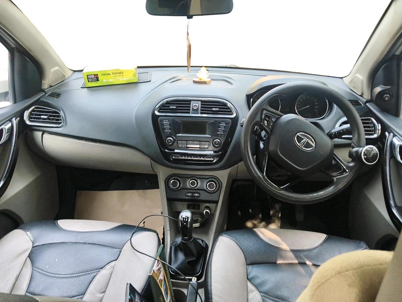 2017 Tata Tiago XZ PETROL, Petrol, Manual, 54,814 km, interior