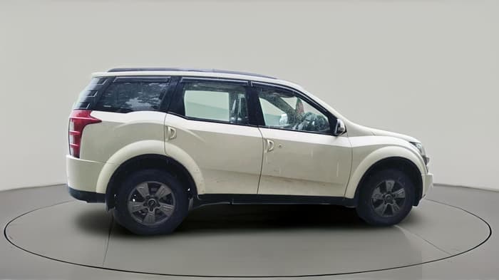 2015 Mahindra XUV500 XCLUSIVE, Diesel, Manual, 2,64,321 km, exterior