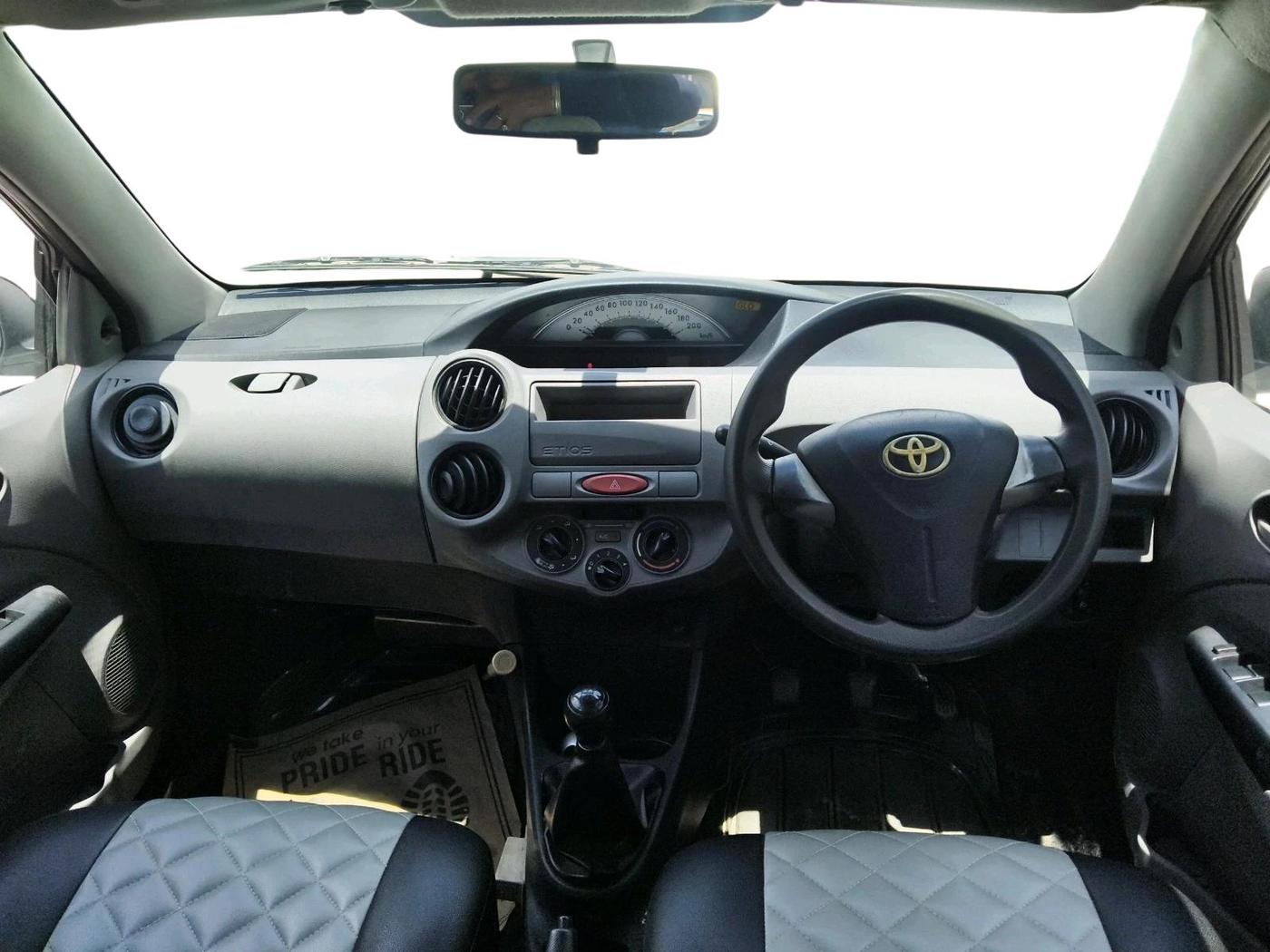 2011 Toyota Etios G, Petrol, Manual, 1,01,824 km, interior