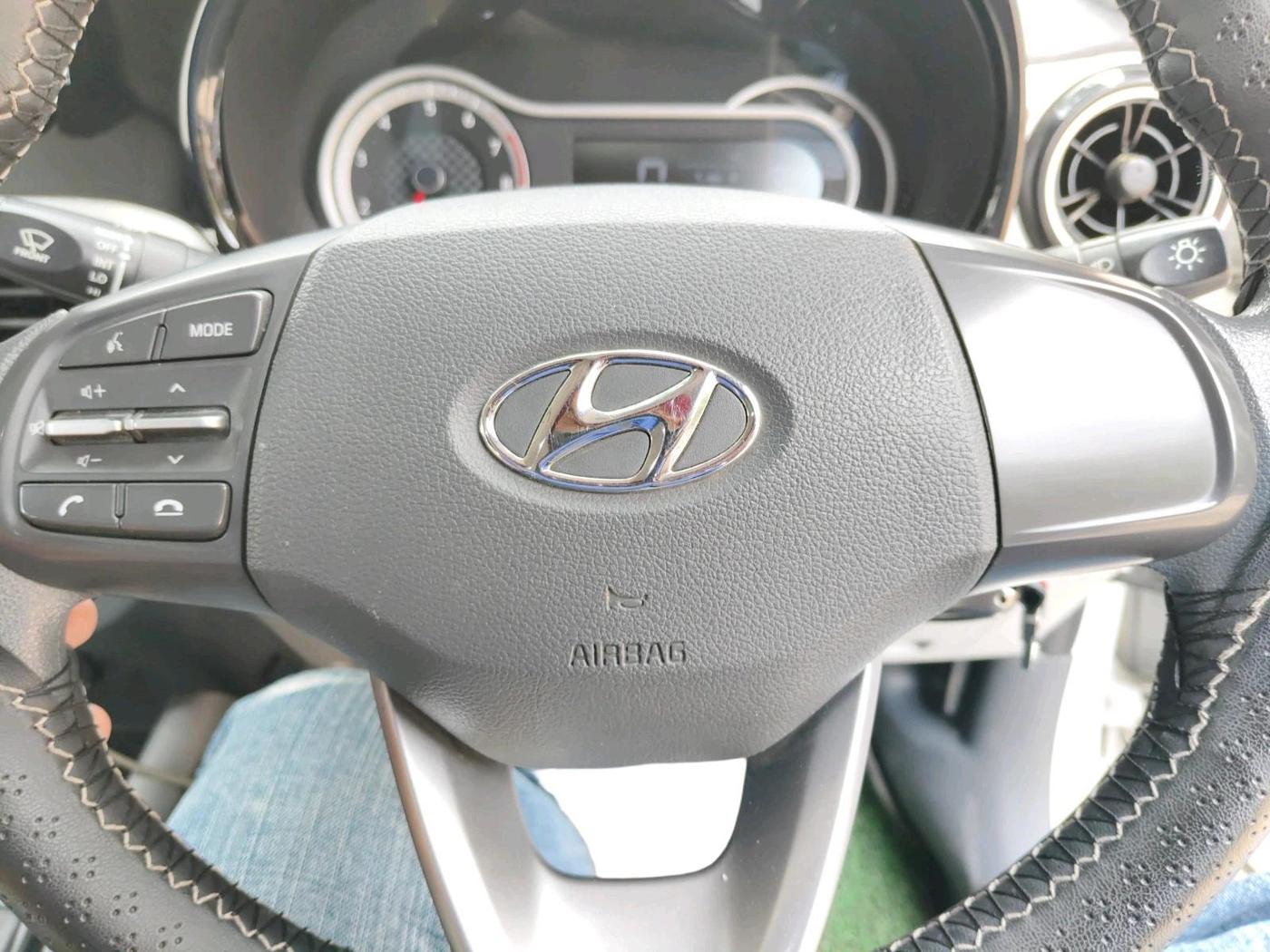 2022 Hyundai GRAND I10 NIOS SPORTZ 1.2 KAPPA VTVT, Petrol, Manual, 25,205 km, interior