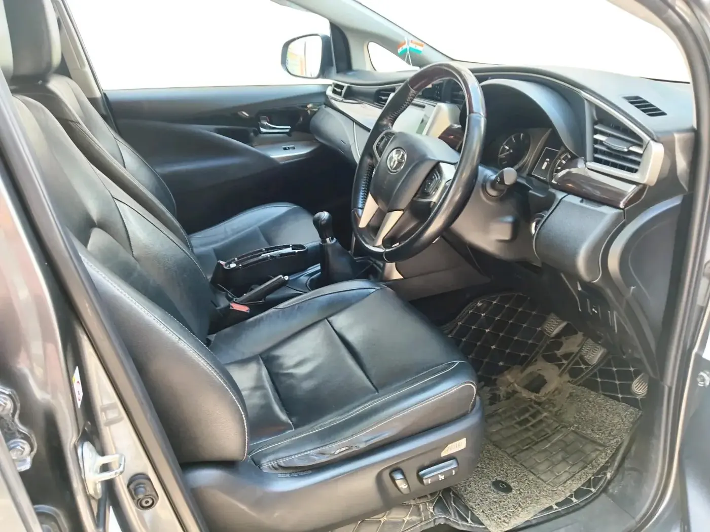 2018 Toyota Innova Crysta 2.4 ZX 7 STR, Diesel, Manual, 2,09,206 km, interior
