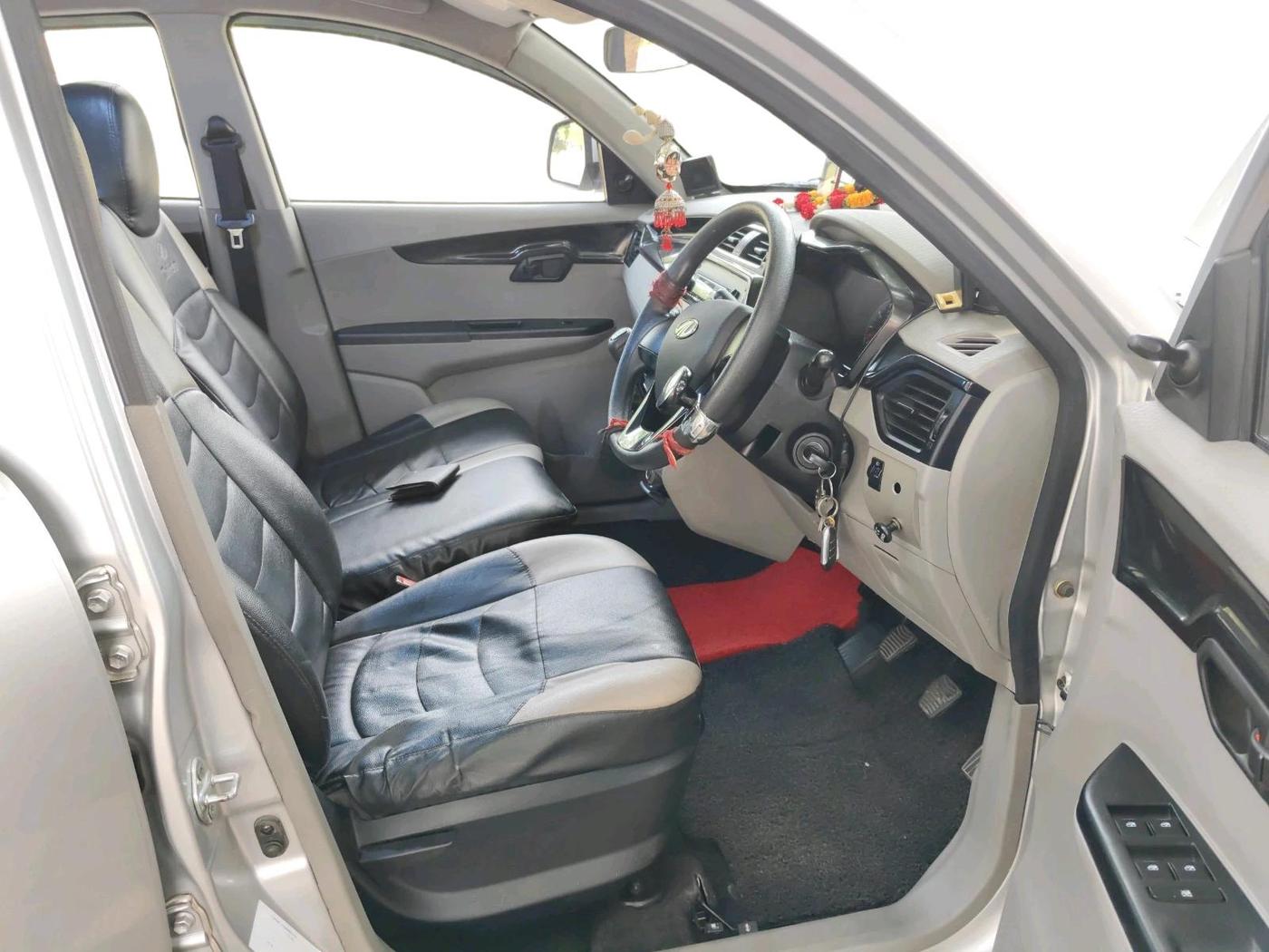 2016 Mahindra Kuv100 K4 PLUS 6 STR, Petrol, Manual, 27,525 km, interior