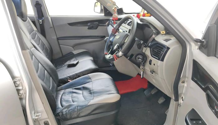 2016 Mahindra Kuv100 K4 PLUS 6 STR, Petrol, Manual, 27,525 km, interior