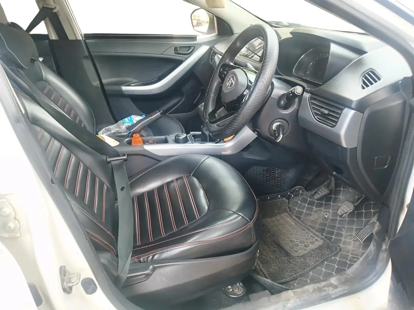 2022 Tata NEXON XM SUNROOF PETROL, Petrol, Manual, 78,807 km, interior
