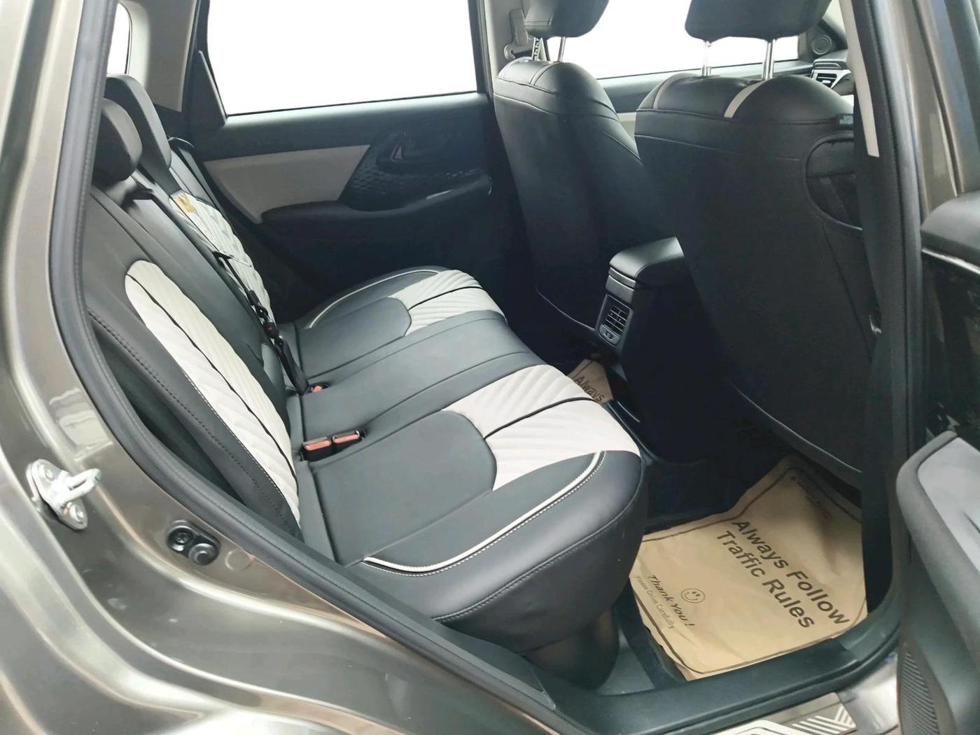 2026 Maruti Victoris Lxi 1.5 MT, Petrol, Automatic, 1,135 km, interior