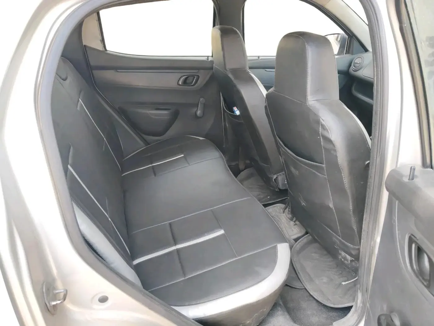 2016 Renault Kwid RXT 0.8, Petrol, Manual, 80,554 km, interior