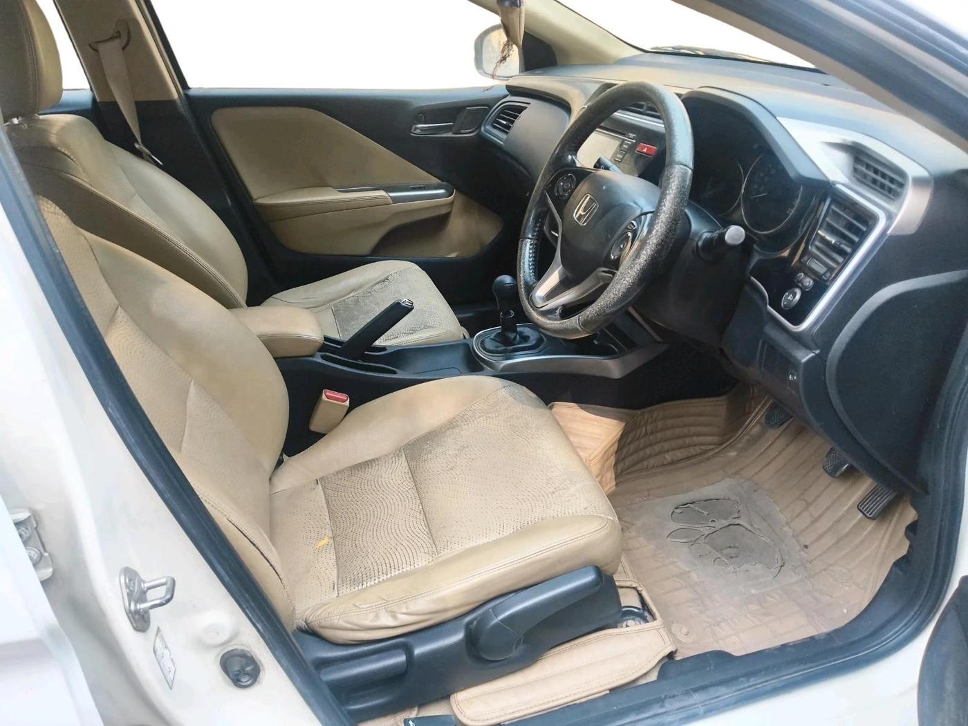 2015 Honda City 1.5L I-DTEC VX, Diesel, Manual, 1,57,728 km, interior