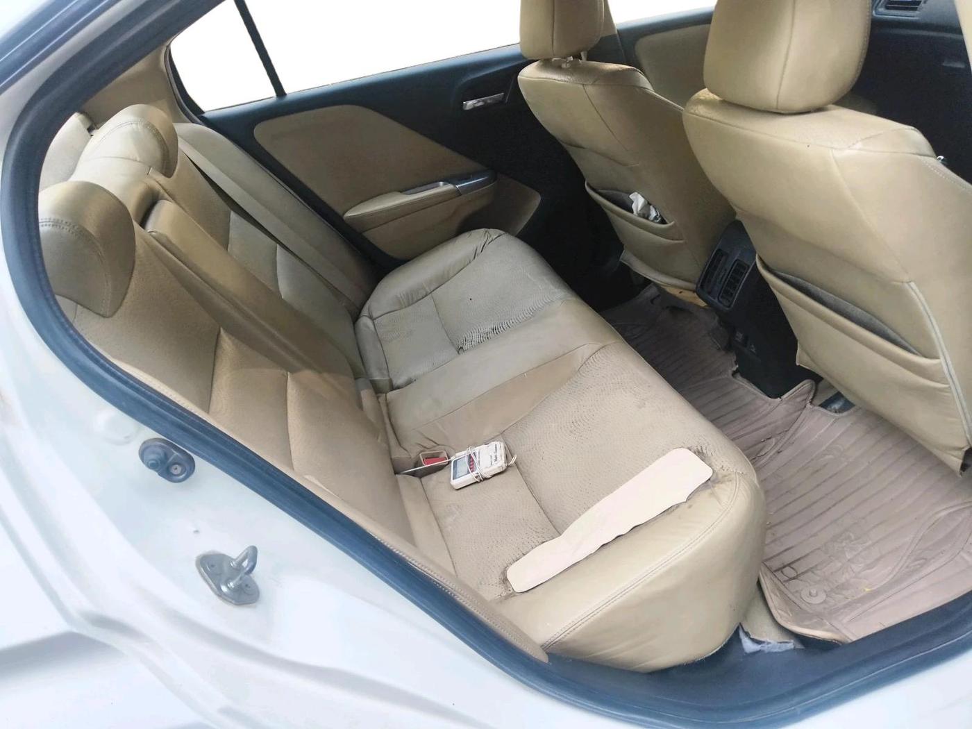 2015 Honda City 1.5L I-DTEC VX, Diesel, Manual, 1,57,728 km, interior