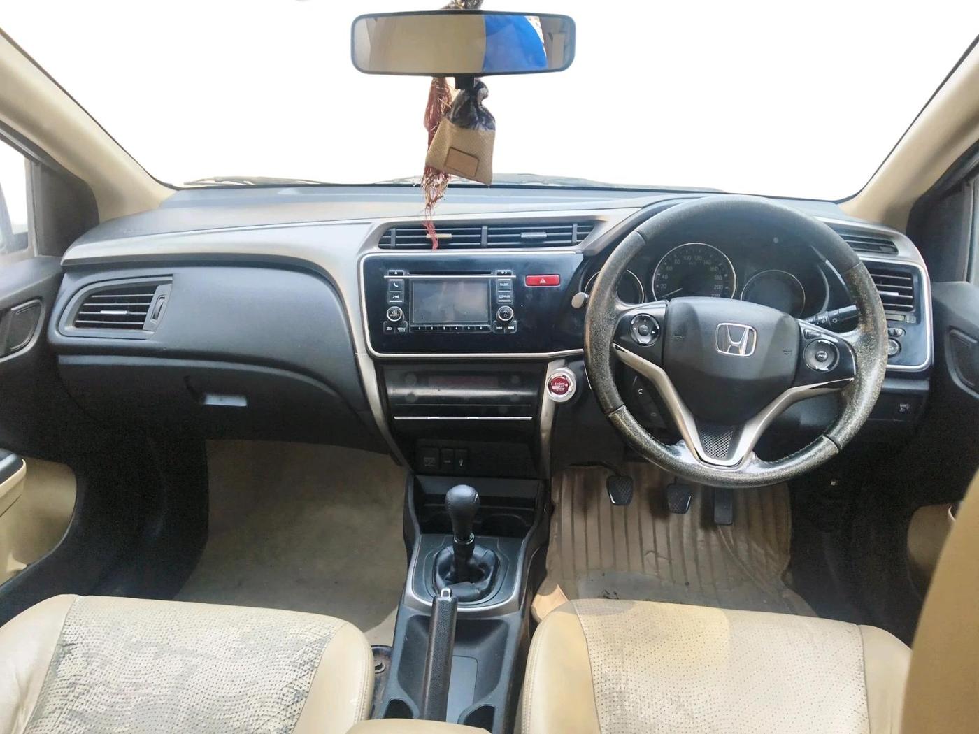 2015 Honda City 1.5L I-DTEC VX, Diesel, Manual, 1,57,728 km, interior
