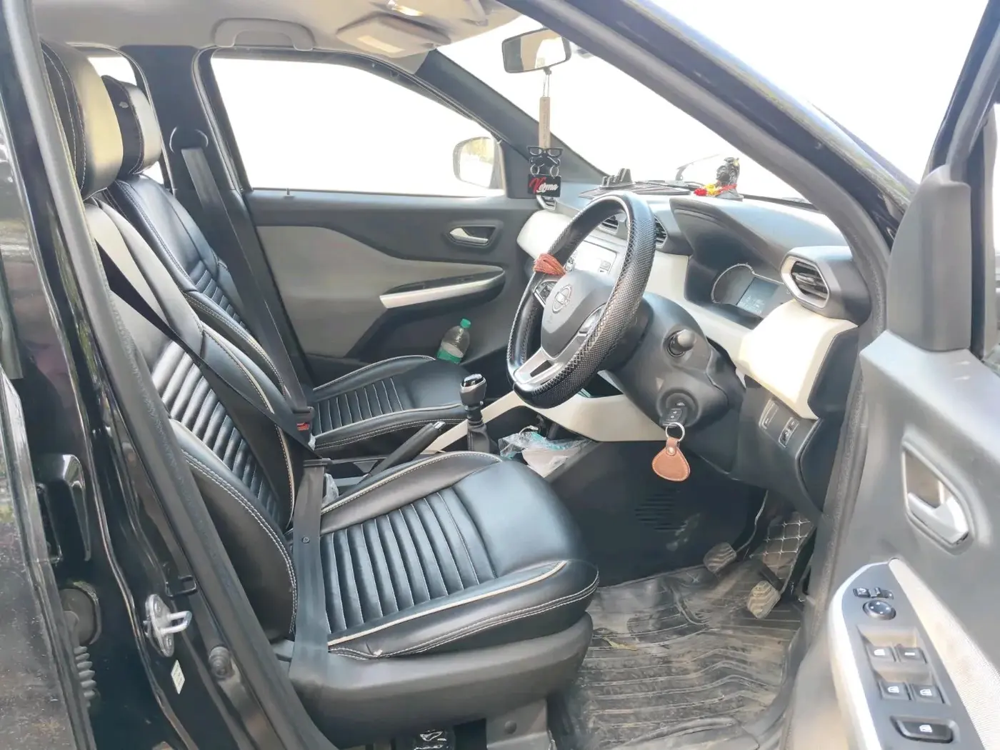 2024 Nissan MAGNITE XL, Petrol, Manual, 21,860 km, interior