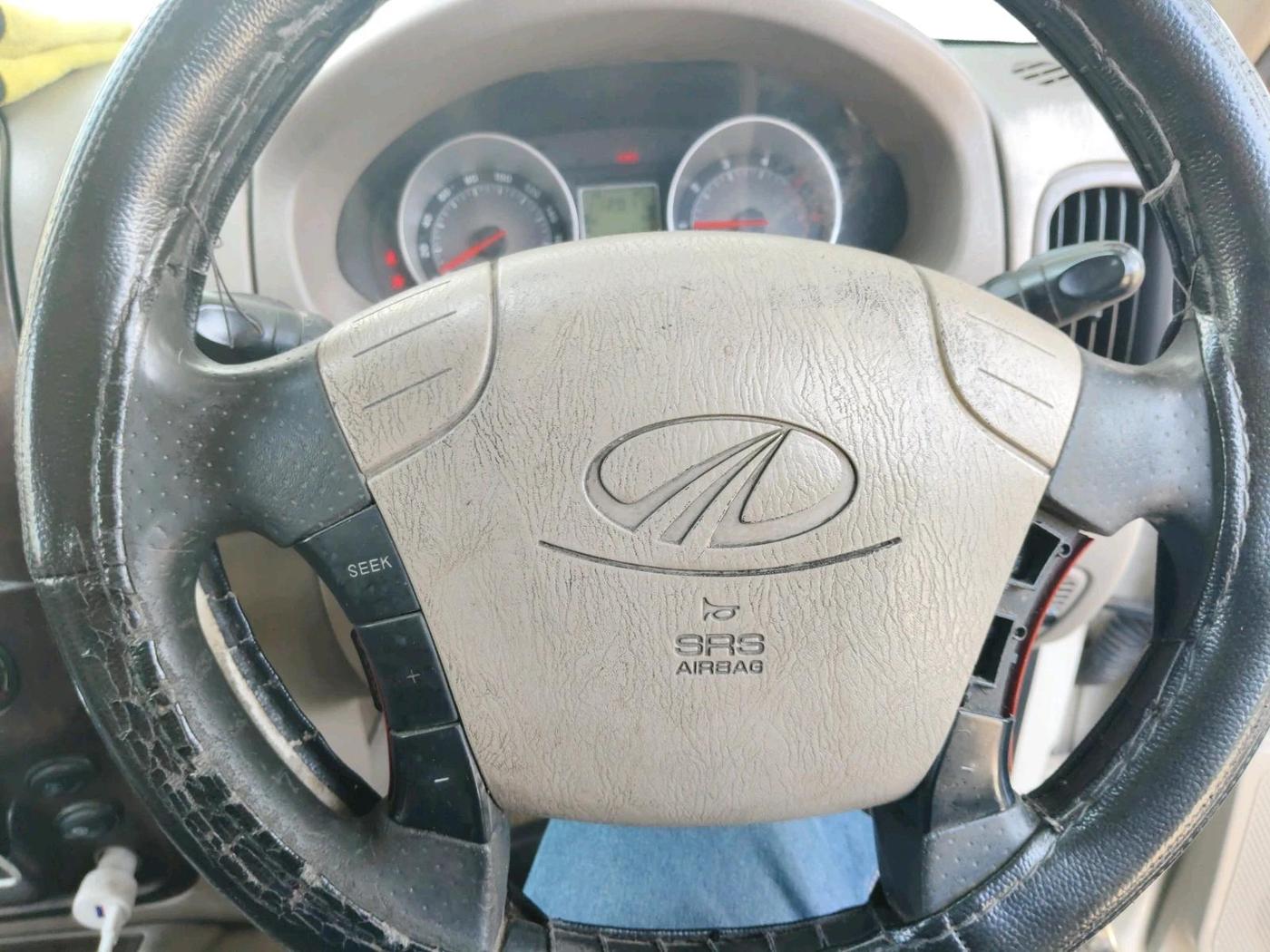 2011 Mahindra Scorpio VLX 2WD AT BS-III, Diesel, Automatic, 1,43,272 km, interior