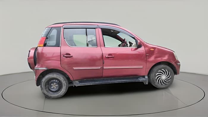 2013 Mahindra Quanto C6, Diesel, Manual, 1,12,055 km, exterior