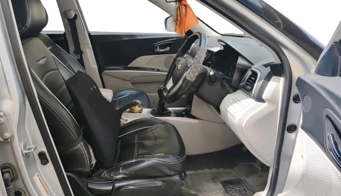 2020 Mahindra XUV300 W8 1.5 DIESEL, Diesel, Manual, 1,19,466 km, interior