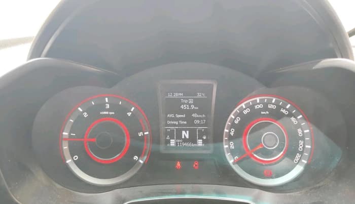 2020 Mahindra XUV300 W8 1.5 DIESEL, Diesel, Manual, 1,19,466 km, interior
