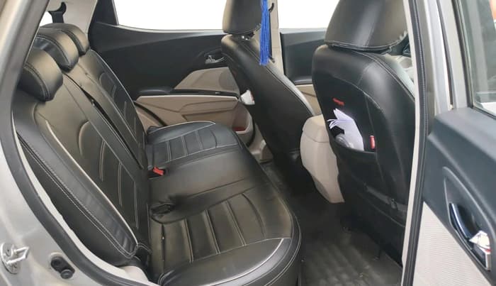 2020 Mahindra XUV300 W8 1.5 DIESEL, Diesel, Manual, 1,19,466 km, interior