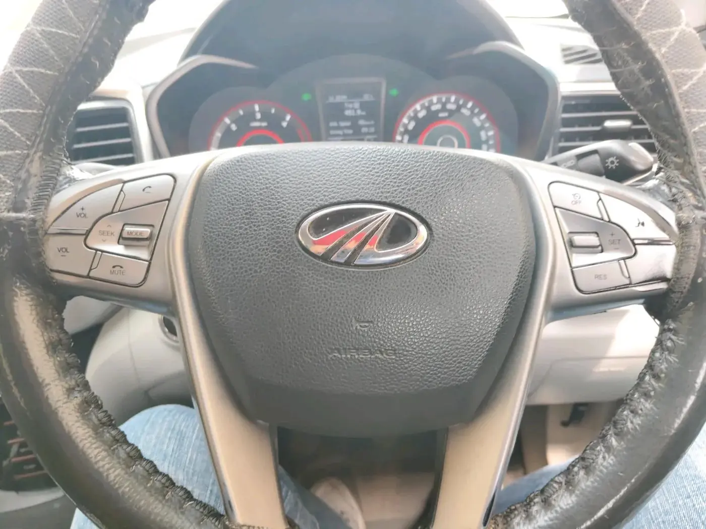 2020 Mahindra XUV300 W8 1.5 DIESEL, Diesel, Manual, 1,19,466 km, interior