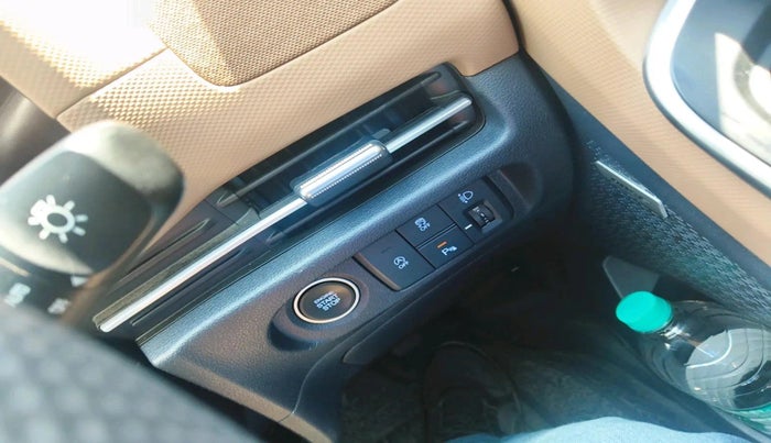 2025 Hyundai ALCAZAR Platinum 7 STR 1.5 Turbo GDi Petrol MT, Petrol, Manual, 5,457 km, interior