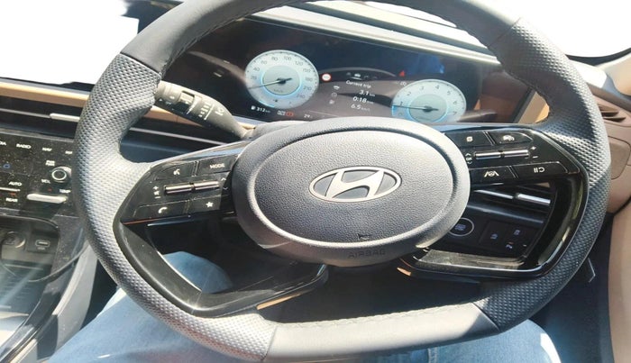 2025 Hyundai ALCAZAR Platinum 7 STR 1.5 Turbo GDi Petrol MT, Petrol, Manual, 5,457 km, interior