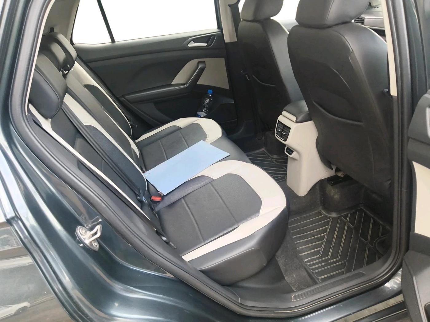 2022 Volkswagen TAIGUN TOPLINE 1.0 TSI AT, Petrol, Automatic, 83,210 km, interior