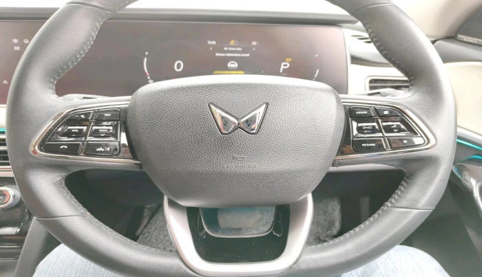 2024 Mahindra XUV700 AX 7 LUXURY D AT 7 STR, Diesel, Automatic, 32,154 km, interior