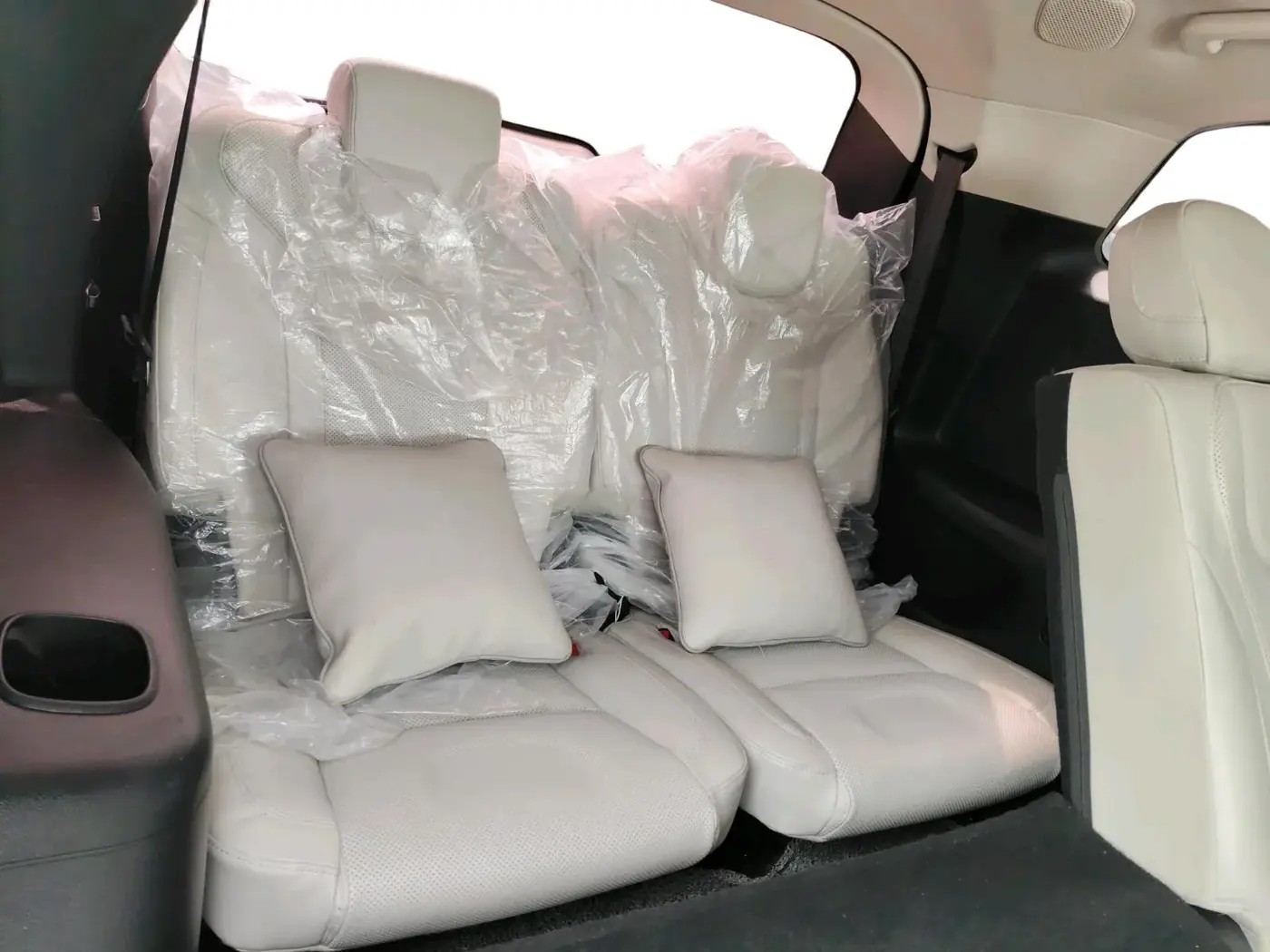 2024 Mahindra XUV700 AX 7 LUXURY D AT 7 STR, Diesel, Automatic, 32,154 km, interior
