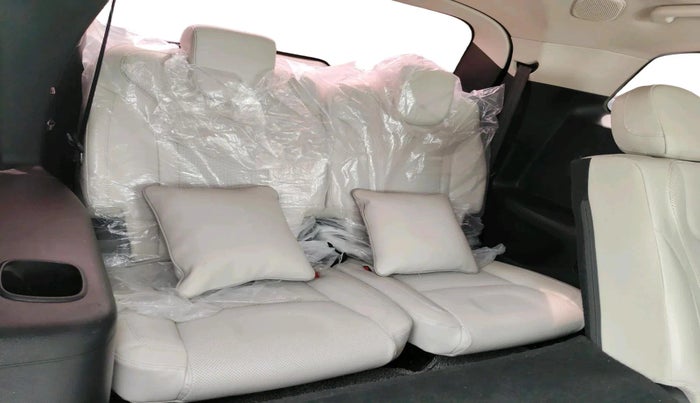 2024 Mahindra XUV700 AX 7 LUXURY D AT 7 STR, Diesel, Automatic, 32,154 km, interior