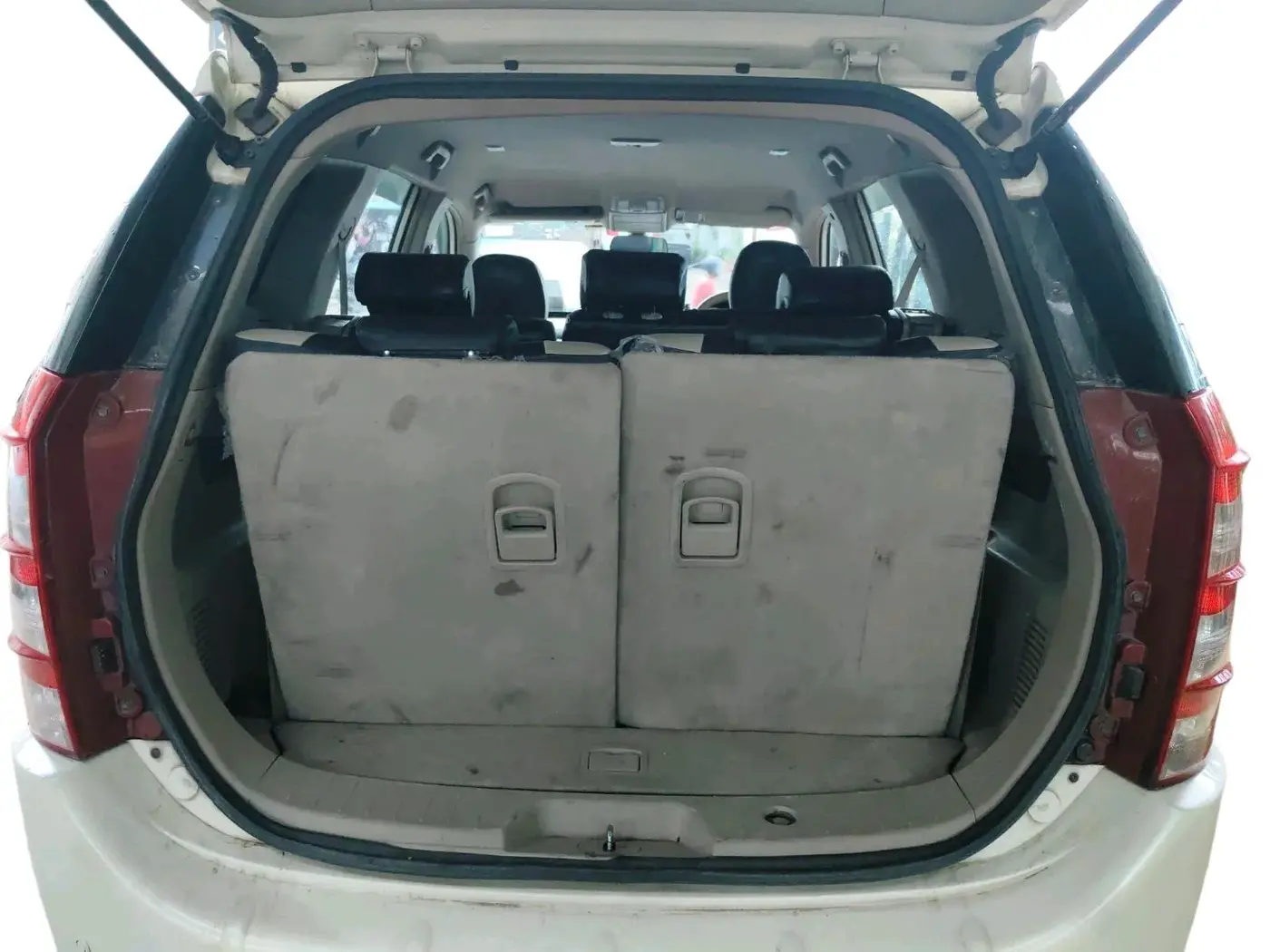 2015 Mahindra XUV500 W6, Diesel, Manual, 1,28,113 km, exterior
