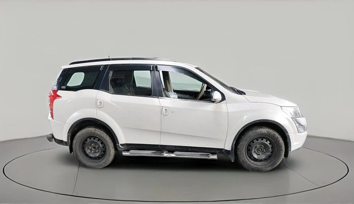 2015 Mahindra XUV500 W6, Diesel, Manual, 1,28,113 km, exterior