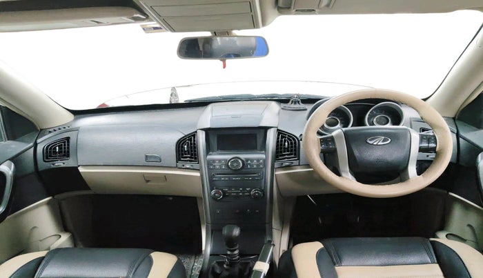 2015 Mahindra XUV500 W6, Diesel, Manual, 1,28,113 km, interior