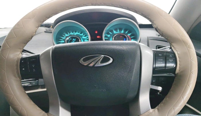 2015 Mahindra XUV500 W6, Diesel, Manual, 1,28,113 km, interior