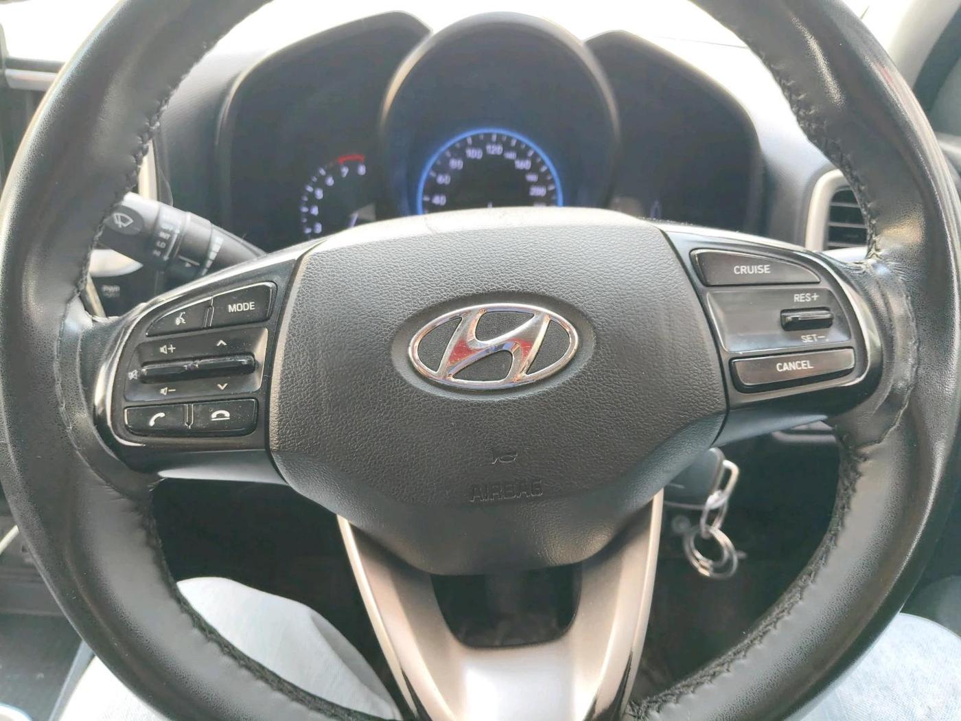 2019 Hyundai VENUE SX 1.0 TURBO, Petrol, Manual, 90,595 km, interior