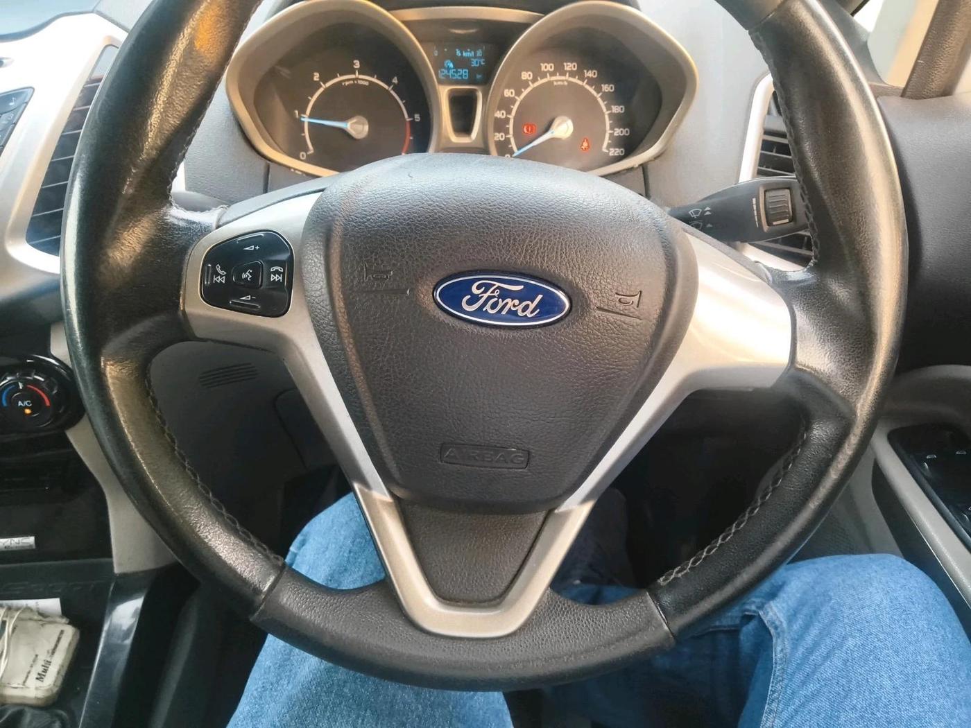 2014 Ford Ecosport TITANIUM 1.5L DIESEL, Diesel, Manual, 1,24,528 km, interior